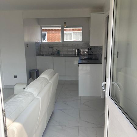 2 Bed Chalet Romney Sands Greatstone المظهر الخارجي الصورة