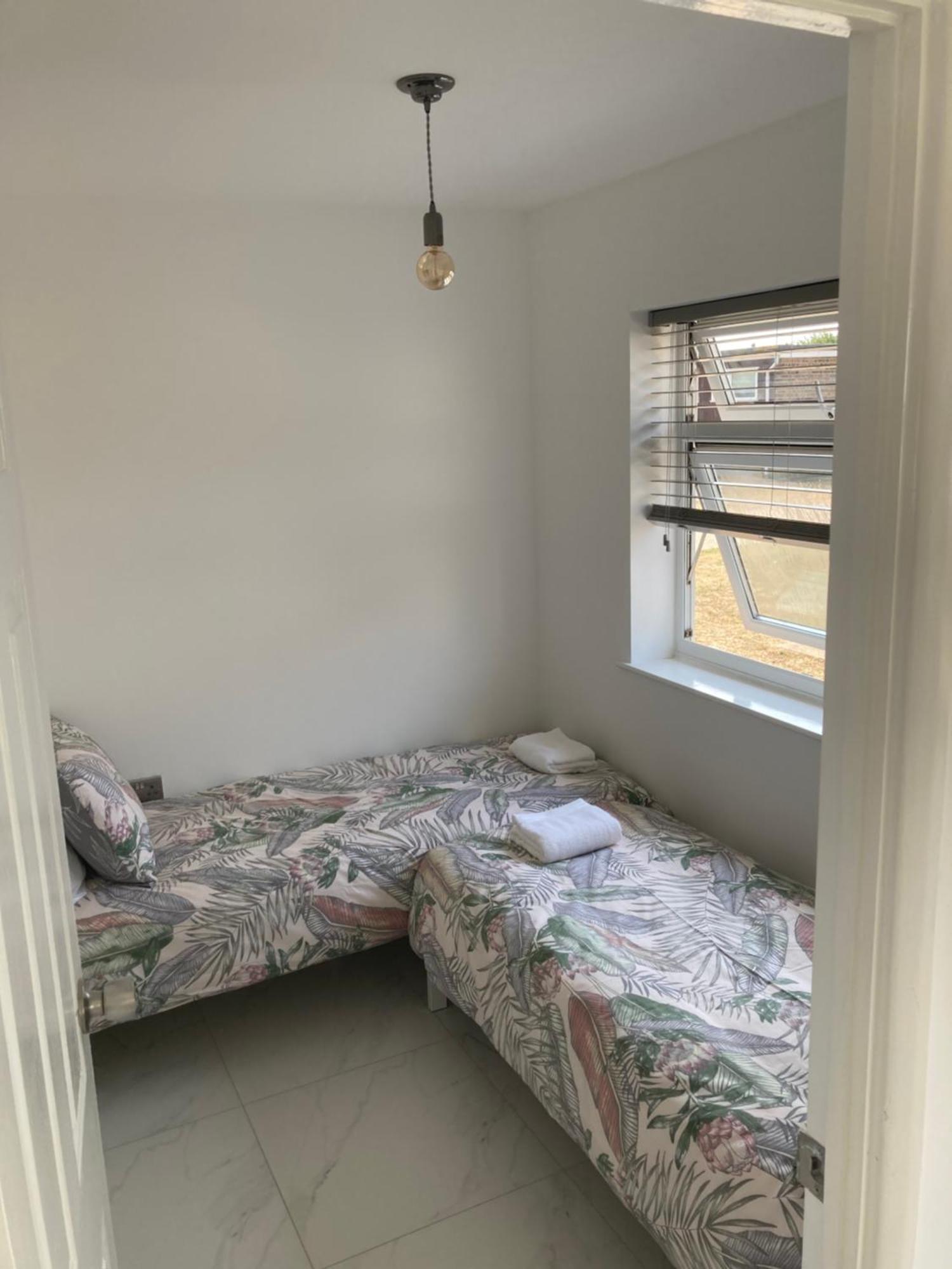 2 Bed Chalet Romney Sands Greatstone المظهر الخارجي الصورة
